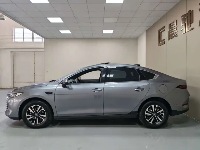 BYD Qin PLUS — Фото автомобиля 8