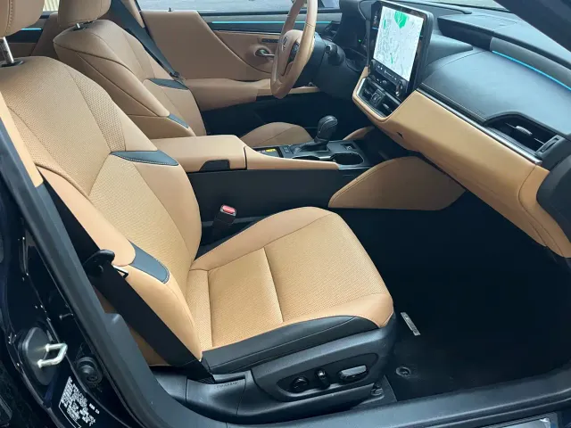 Lexus ES — Фото автомобиля 12