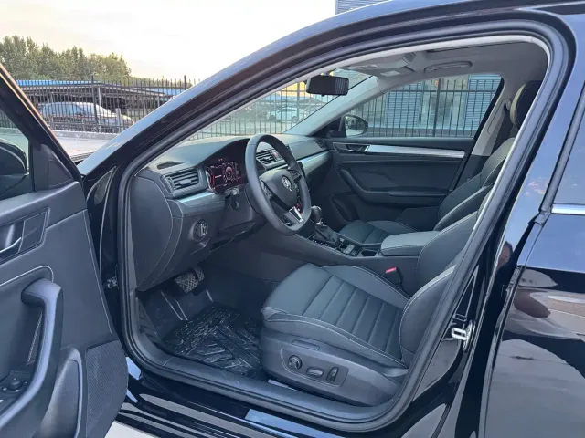Skoda Superb — Фото автомобиля 13