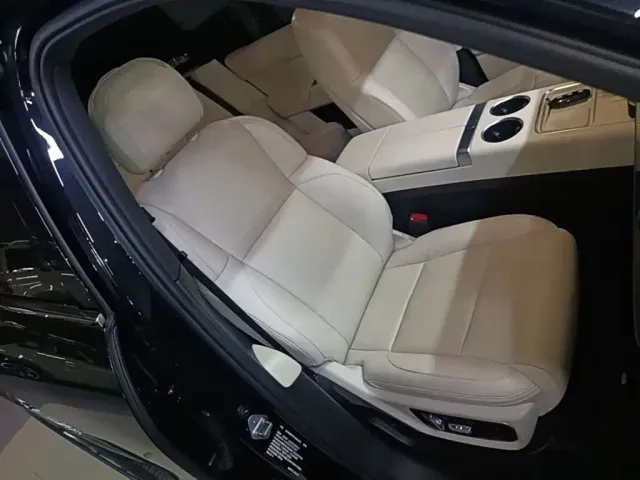 Li Auto L7 — Фото автомобиля 24