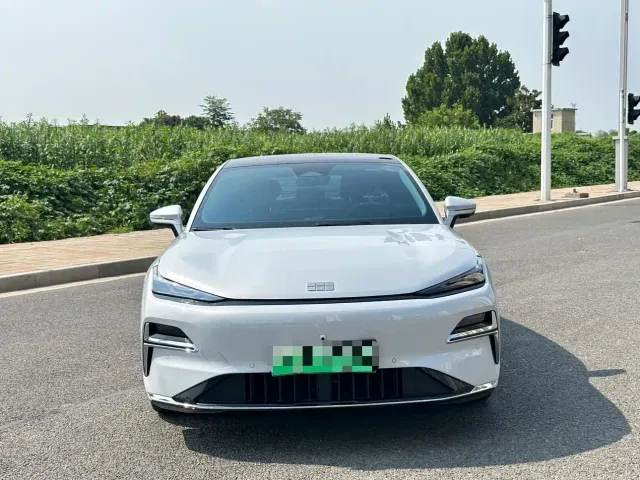 Geely Galaxy Xingyao 8 — Фото автомобиля 2