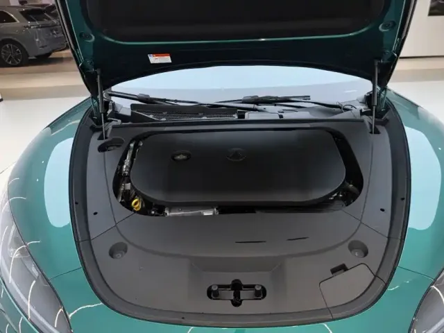 Denza Z9GT — Фото автомобиля 21