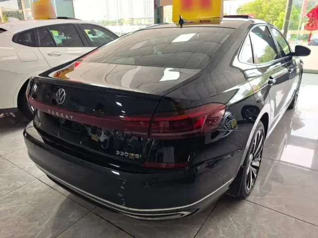 Volkswagen Passat — Фото автомобиля 6