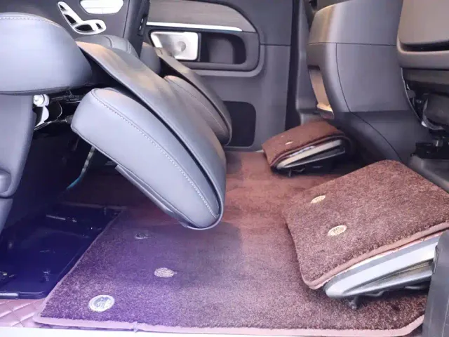 Mercedes-Benz V-Class — Фото автомобиля 25