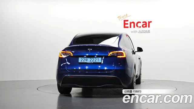 Tesla Model Y — Фото автомобиля 4