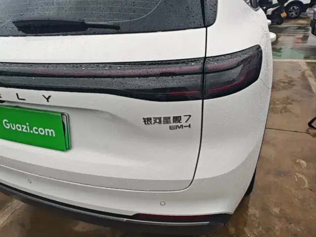 Geely Galaxy Starship 7 EM-i — Фото автомобиля 7