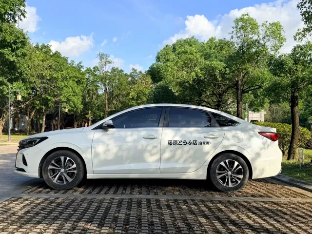 Changan Eado — Фото автомобиля 7