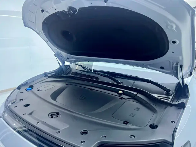 Leapmotor C11 — Фото автомобиля 10
