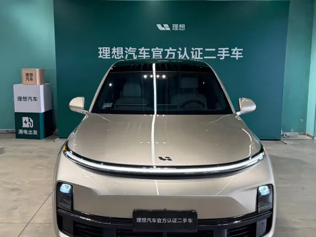 Li Auto L8 — Фото автомобиля 2
