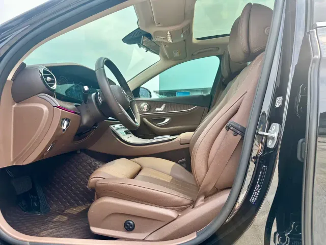 Mercedes-Benz E-Class — Фото автомобиля 4