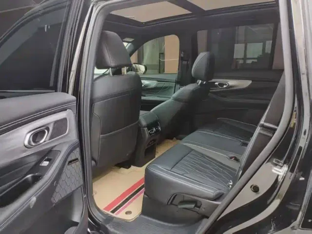 GAC Trumpchi GS8 — Фото автомобиля 4