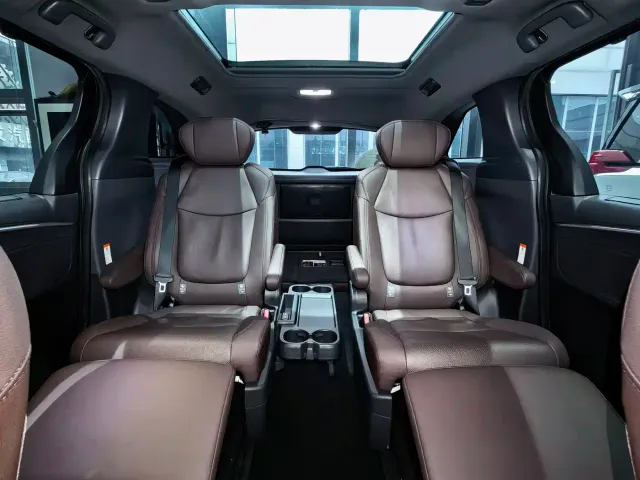 Toyota Granvia — Фото автомобиля 6