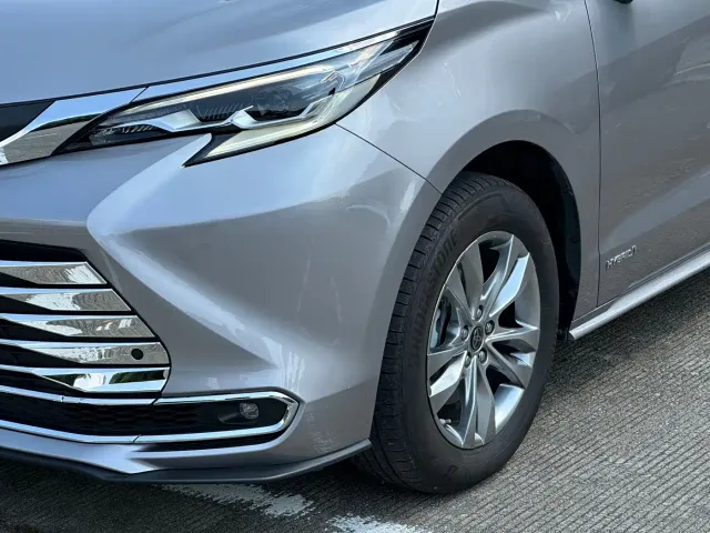Toyota Sienna — Фото автомобиля 7