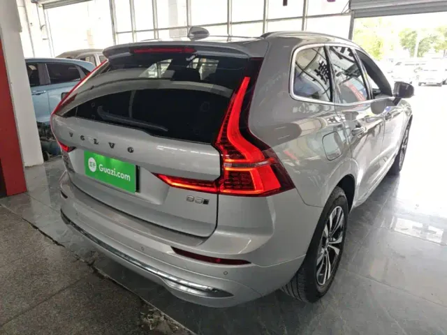 Volvo XC60 — Фото автомобиля 6