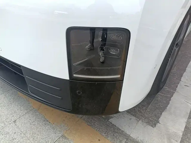Li Auto MEGA — Фото автомобиля 23