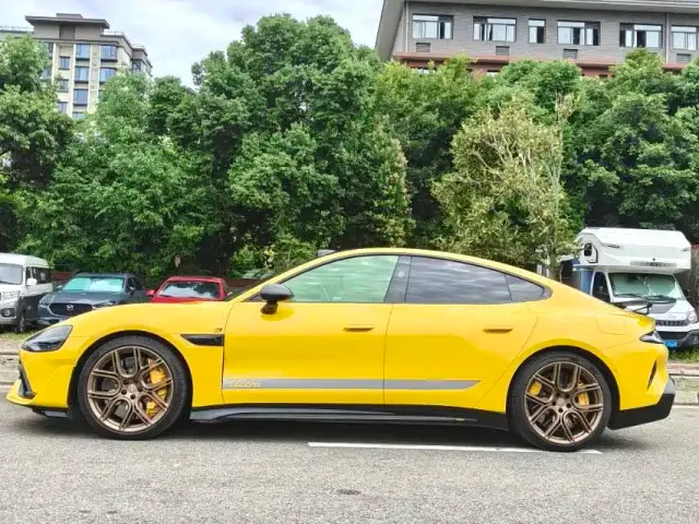 Xiaomi Auto Xiaomi SU7 Ultra 2025 Model Ultra — Фото автомобиля 3