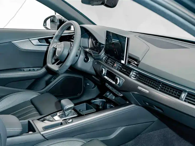 Audi A4L — Фото автомобиля 17