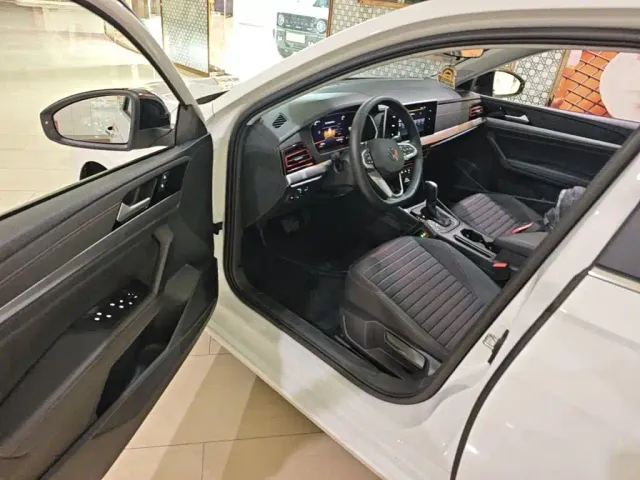 Volkswagen Lavida — Фото автомобиля 15
