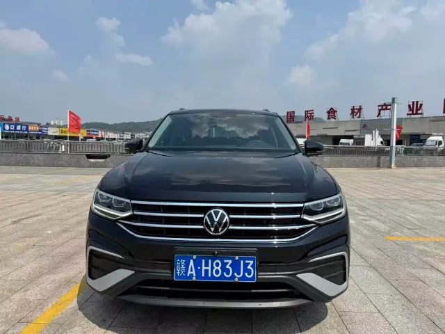 Volkswagen Tiguan L — Фото автомобиля 2
