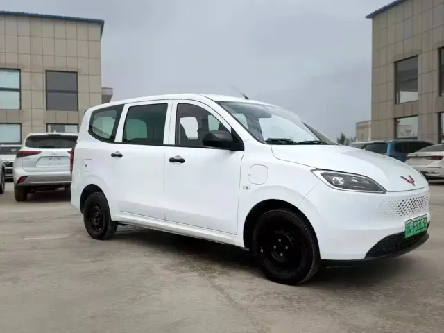 Wuling Hongguang — Фото автомобиля 3