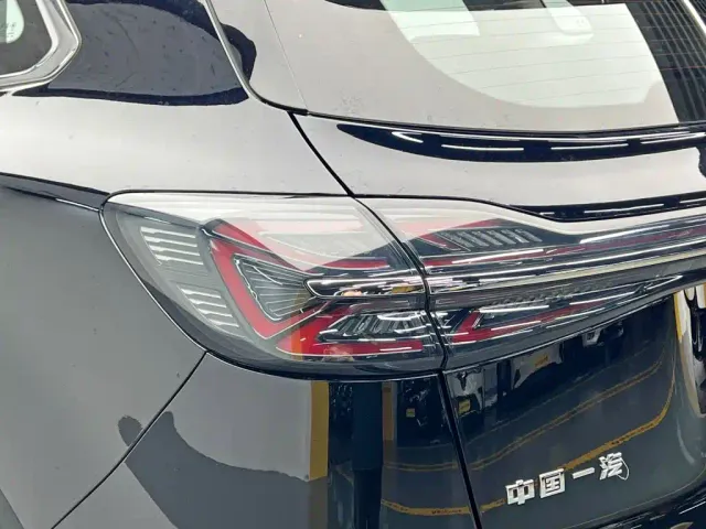 Hongqi HS5 — Фото автомобиля 11