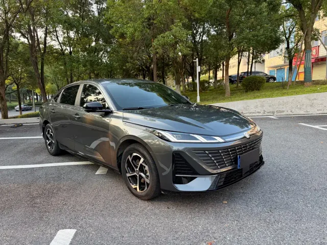 Changan Eado — Фото автомобиля 3