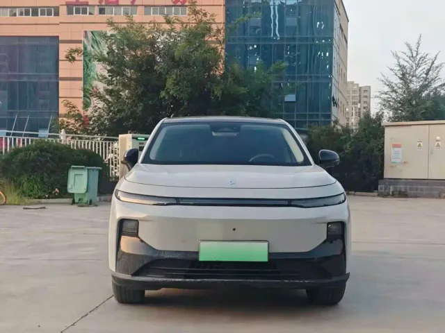 Leapmotor B10 — Фото автомобиля 2