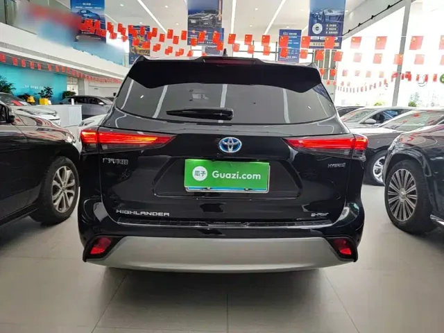 Toyota Highlander — Фото автомобиля 5