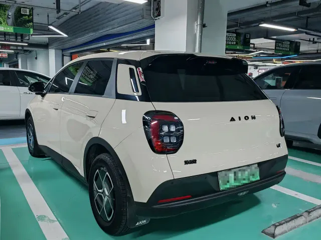 GAC Aion UT — Фото автомобиля 14