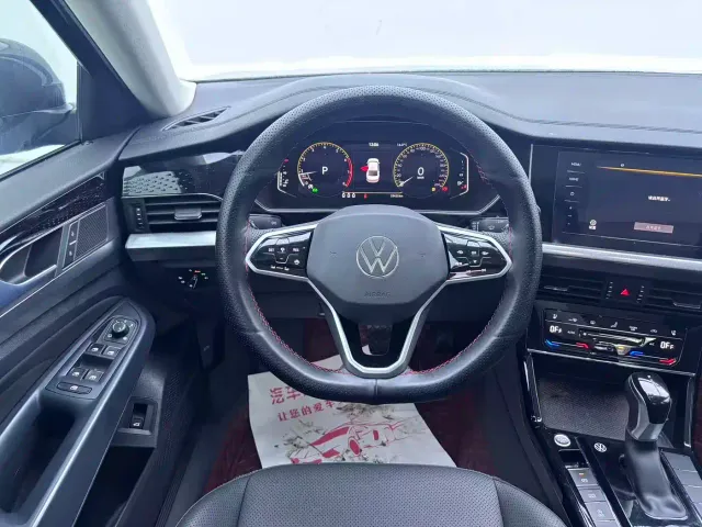 Volkswagen Passat — Фото автомобиля 11