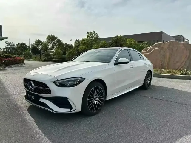 Фотография автомобиля — Mercedes-Benz C-Class