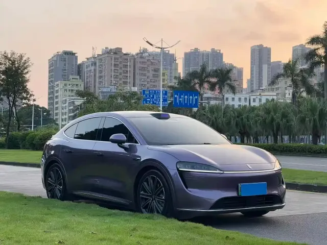 Luxeed R7 — Фото автомобиля 3