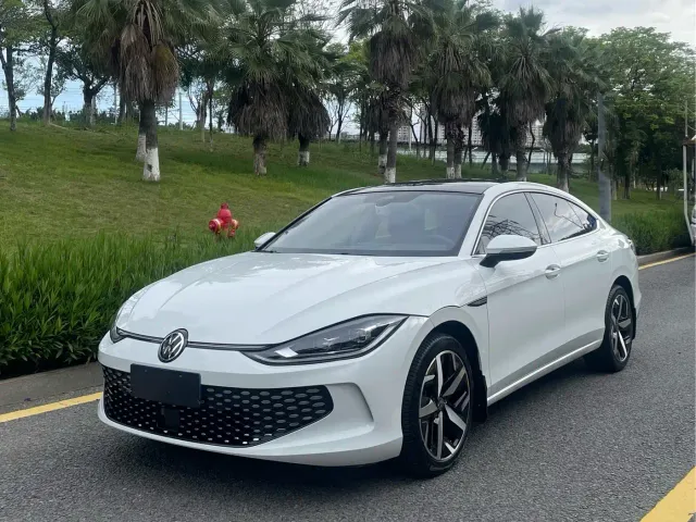 Фотография автомобиля — Volkswagen Lamando