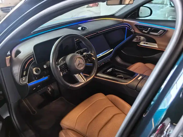Mercedes-Benz E-Class — Фото автомобиля 5