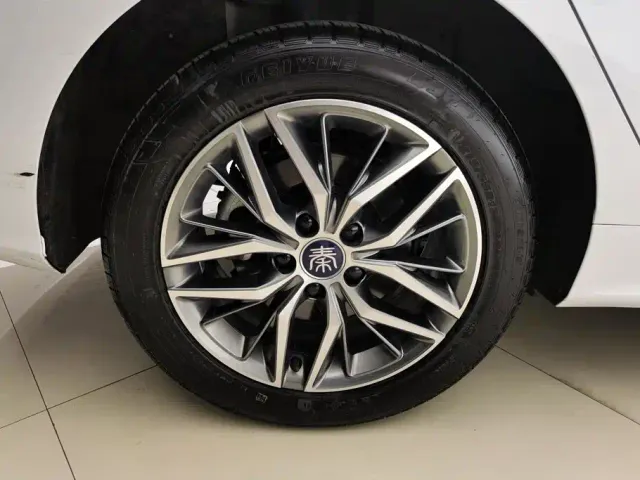 BYD Qin PLUS — Фото автомобиля 6