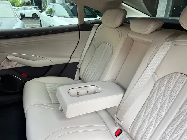 Xiaomi Auto Xiaomi SU7 2026 All-Wheel Drive Edition — Фото автомобиля 16