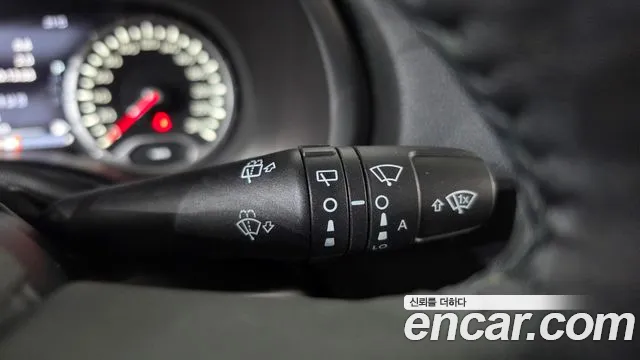 Jeep Renegade — Фото автомобиля 21