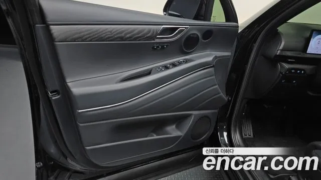 Genesis GV80 — Фото автомобиля 23