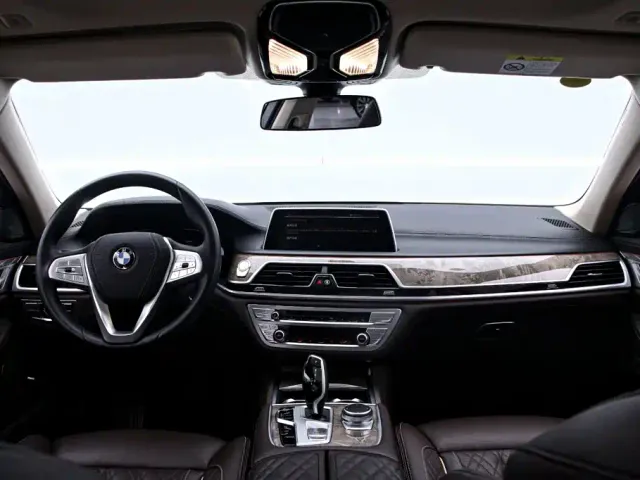 BMW 7 Series — Фото автомобиля 5