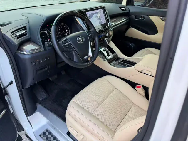 Toyota Vellfire — Фото автомобиля 9