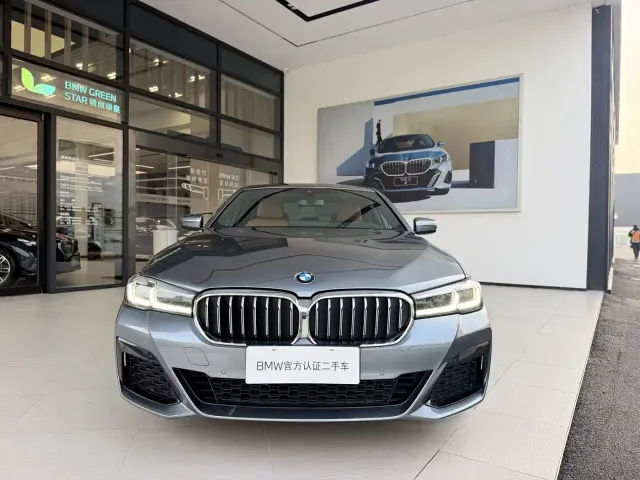 BMW 5 Series — Фото автомобиля 3