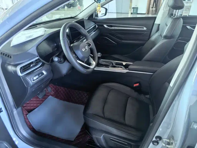 Geely Emgrand — Фото автомобиля 16