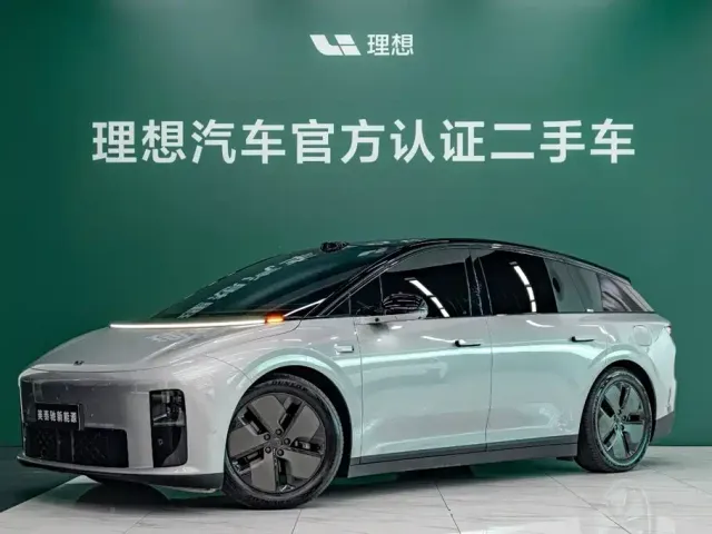 Фотография автомобиля — Li Auto i6