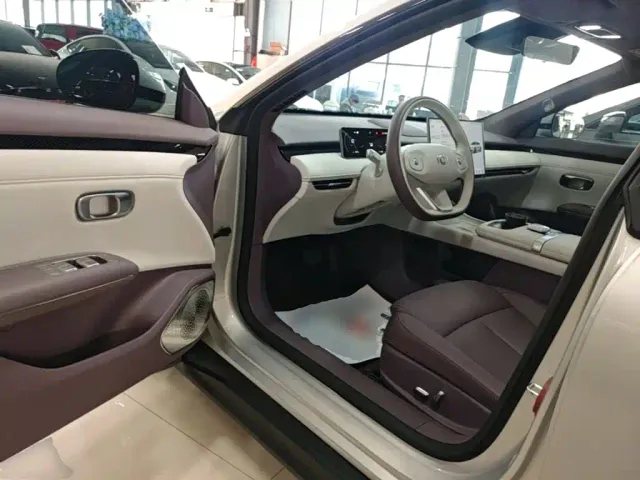 Changan Qiyuan A06 — Фото автомобиля 15