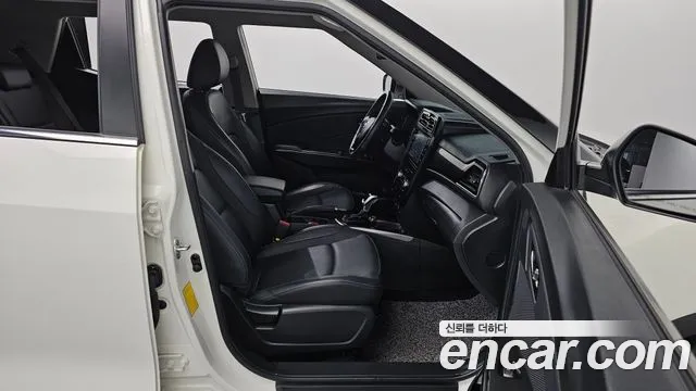 KG_Mobility_Ssangyong TIBOLI Very New Tivoli Бензин 1.5 2WD — Фото автомобиля 26