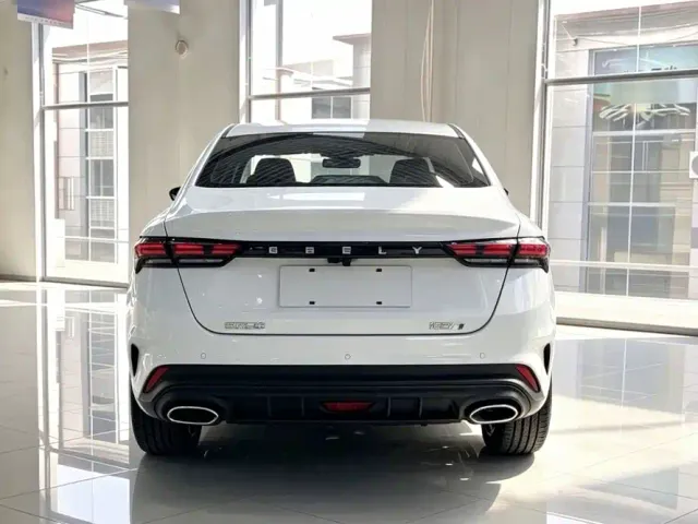 Geely Binrui — Фото автомобиля 8