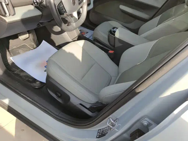 Volvo EX30 — Фото автомобиля 14
