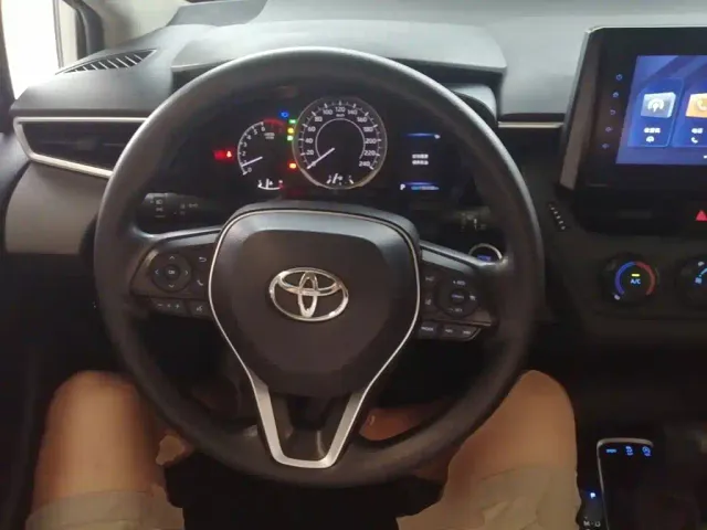Toyota Corolla — Фото автомобиля 10