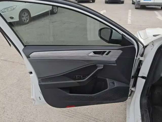 Volkswagen Sagitar — Фото автомобиля 7