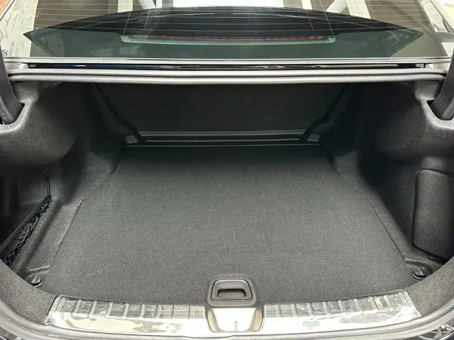 Mercedes-Benz E-Class — Фото автомобиля 8